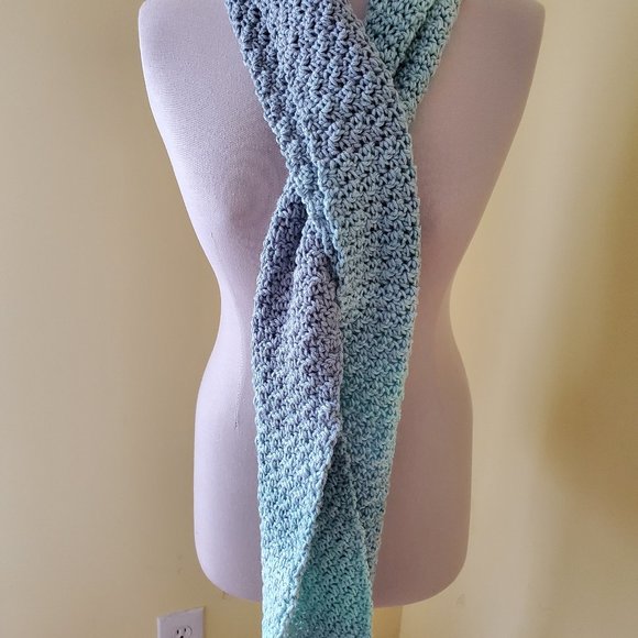 Crochet Berry Stitch Ombre Scarf/New - Picture 3 of 6